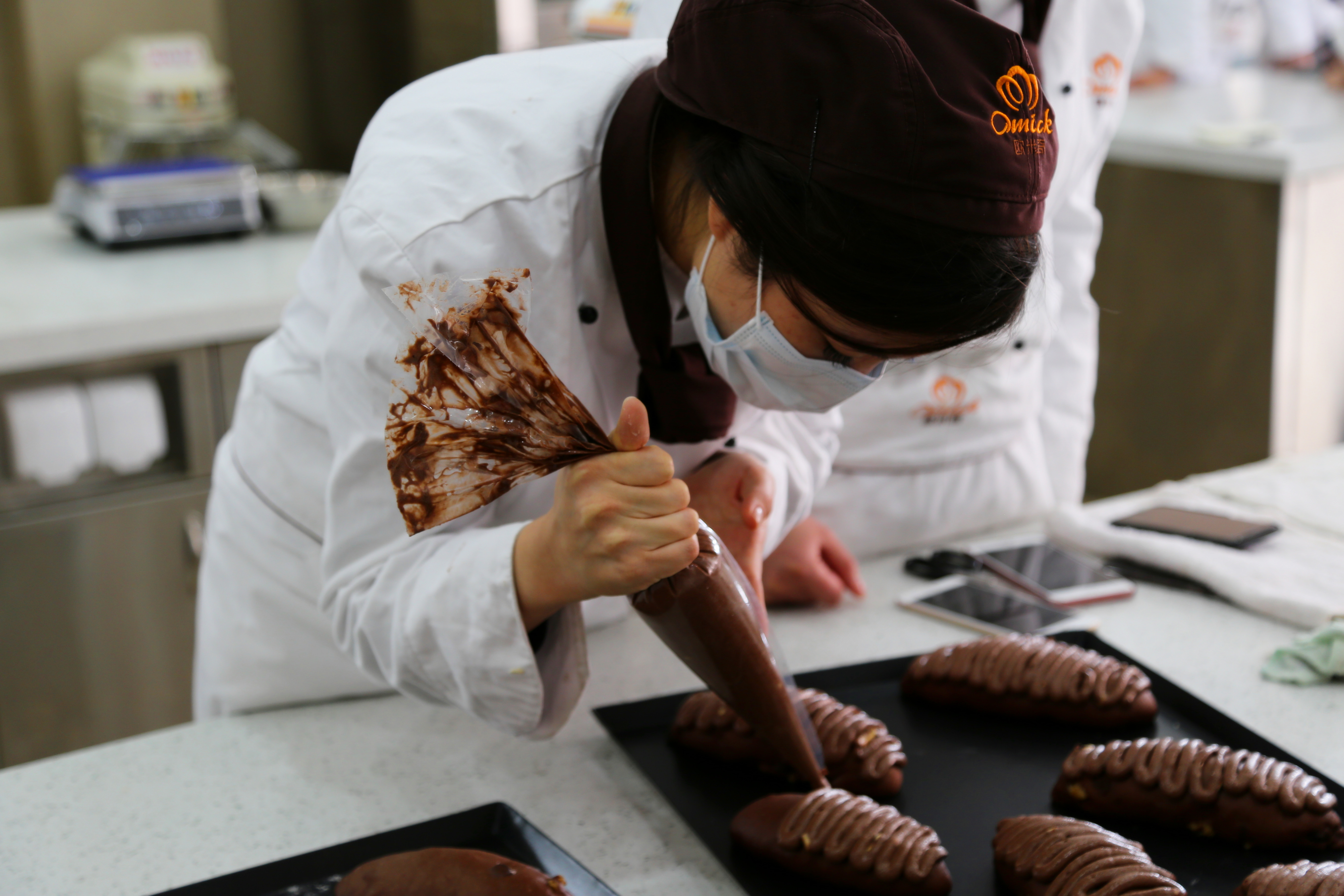 上海歐米奇教你如何選擇專業的西點烘焙學校